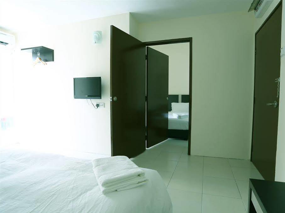 Nd Hotel Malacca Exterior photo